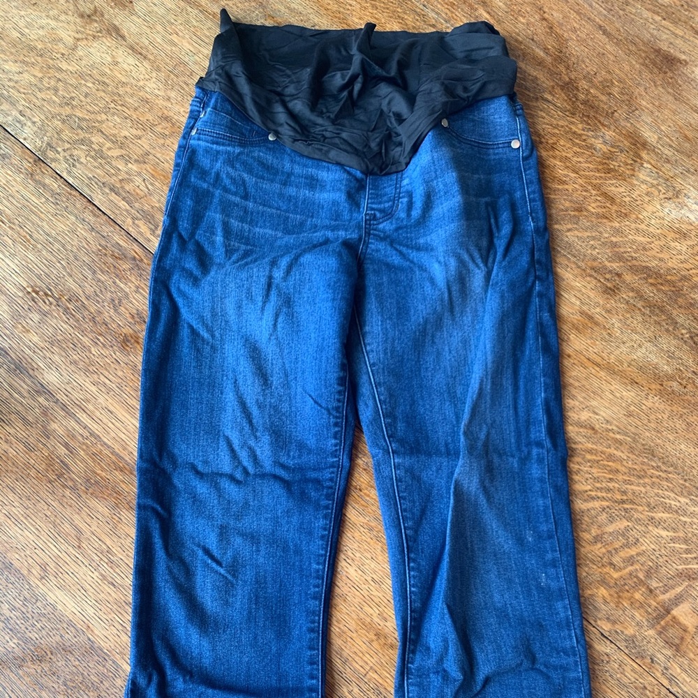 Maternity capris